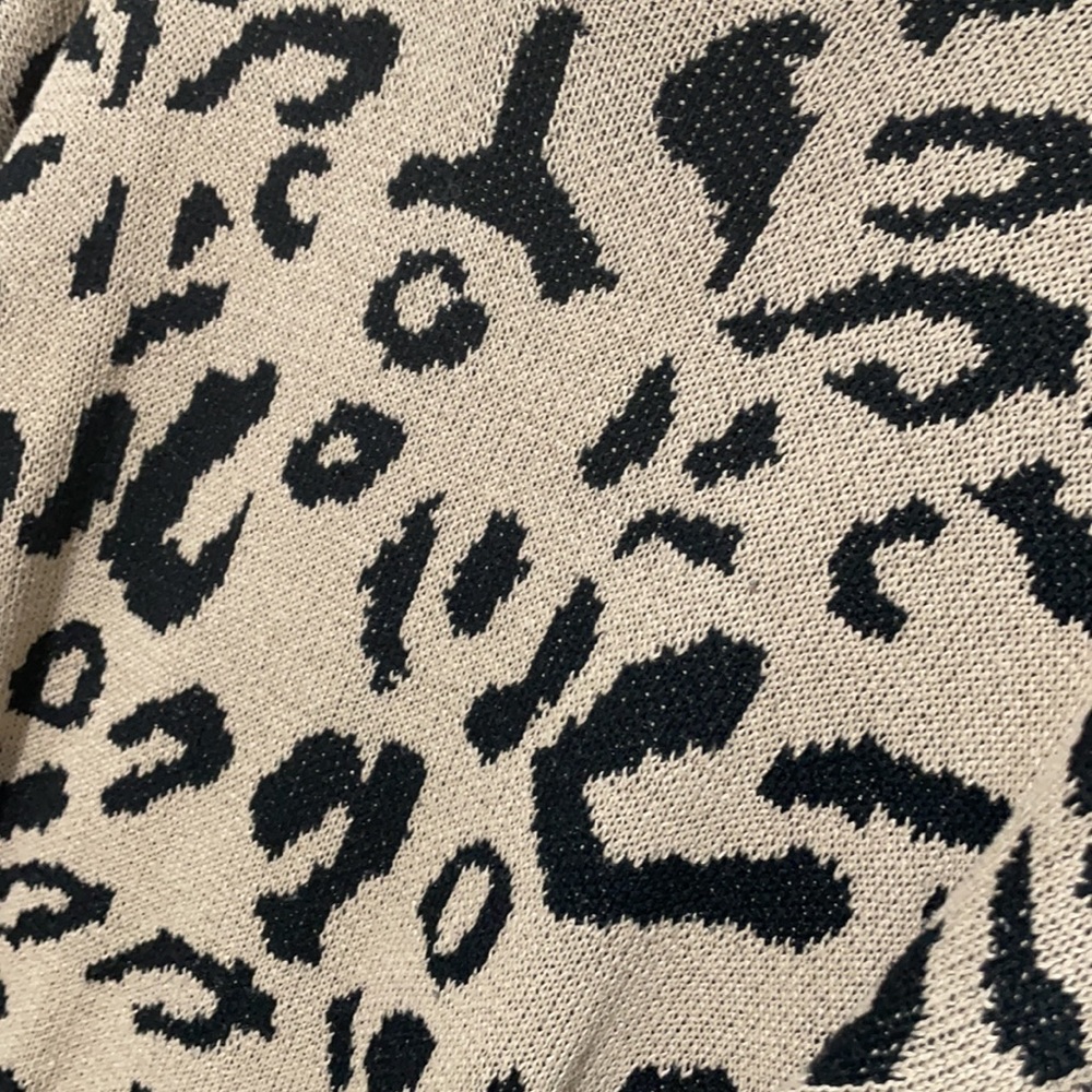 Leopard sweater! - Picture 2 of 2